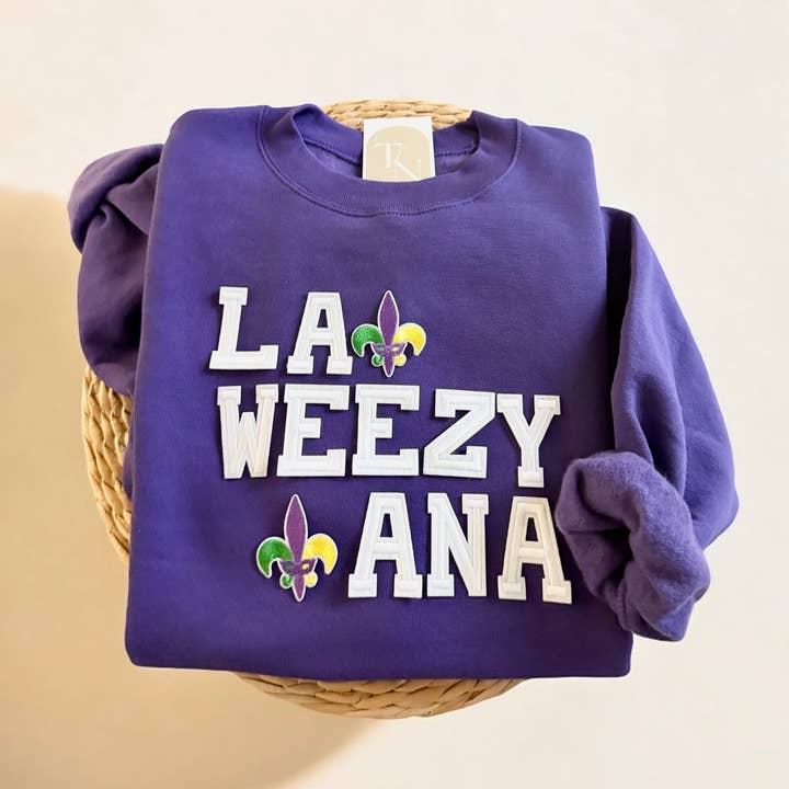 La Weezy Ana Mardi Gras Tröja för wholesale av Threads And Needles, INC.