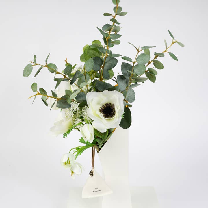 Blanc Vert - Anémone & Eucalyptus pour la vente par Nodito