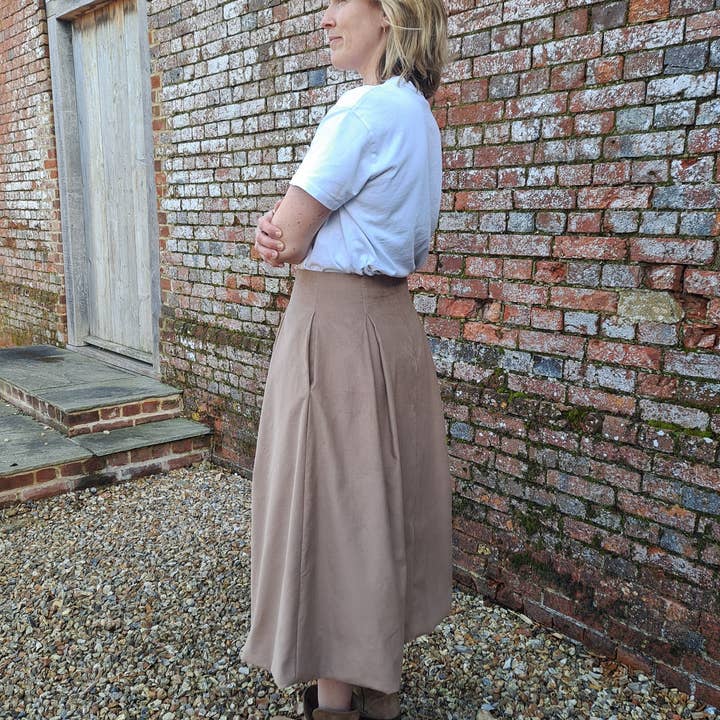 The Avid Seamstress LTD - Wholesale Craft Sewing Kit - NEW - The Universal Skirt Sewing Pattern 4