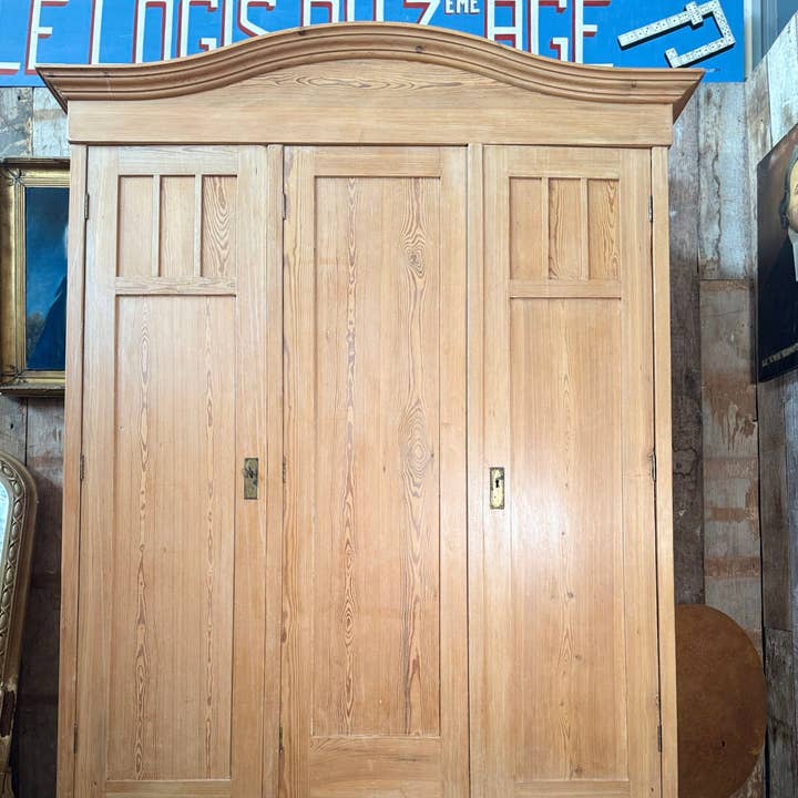 Antico Armadio Francese Triplo in Pino, C.1880 per la vendita all'ingrosso da parte di belvoir