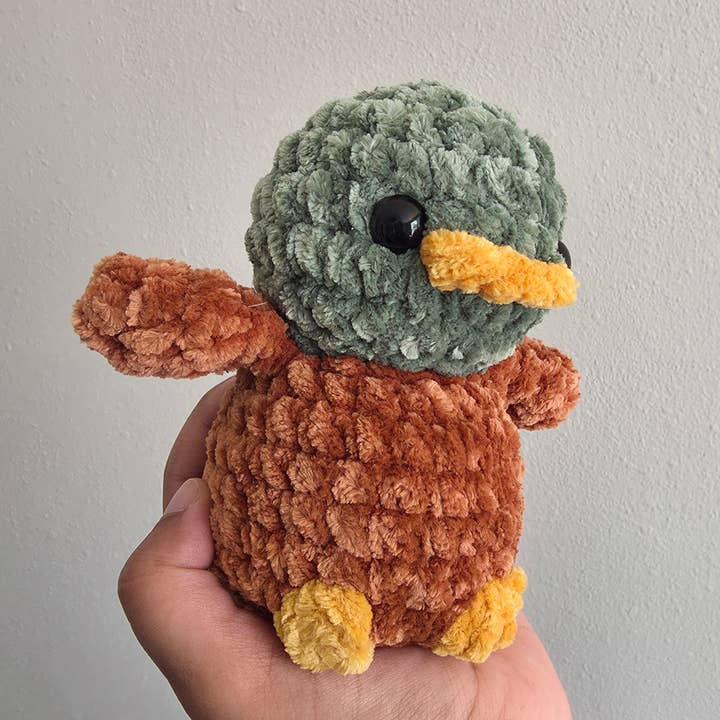 Peluche Canard au Crochet de 6" pour la vente par Katie Alay