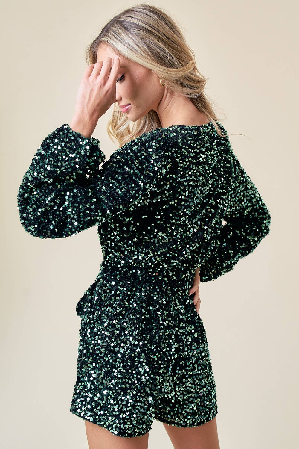 Saints & Hearts - Venta al por mayor Peto - Mujer - MAMELUCO SIR4100B DE TERCIOPELO VERDE METALIZADO CON LENTEJUELAS Y FAJÍN5