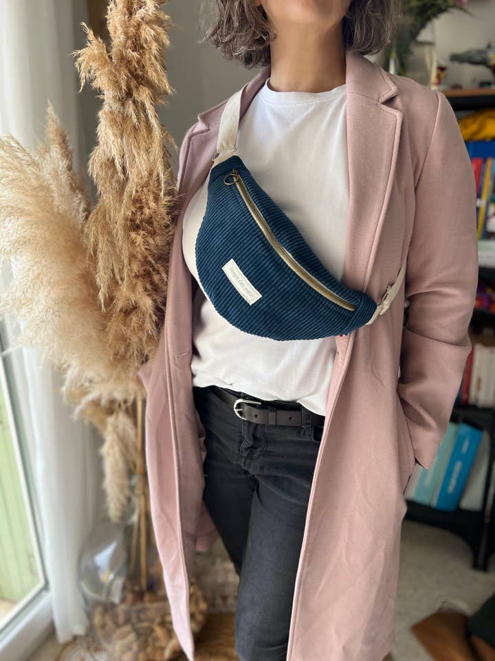 Velvet fanny pack handmade in France for wholesale by Steph s'en mêle