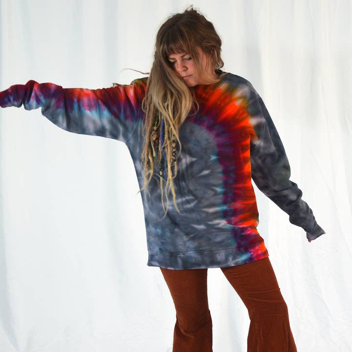 SWEATSHIRT ras du cou tie dye | Rainbow Sunrise Grey pour la vente par Soul Shine Maine