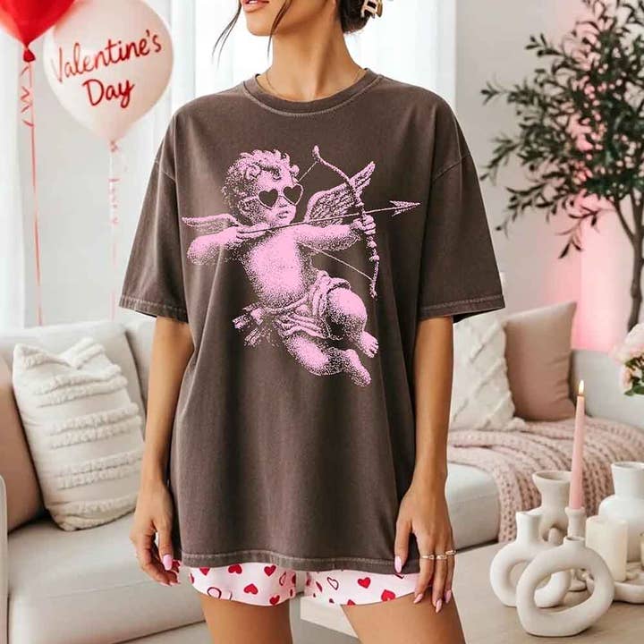 Comfort Colors Halftone Cupid V-Day – Kunst Valentinstag T-Shirt für den Großhandel von Adorb Custom Tees