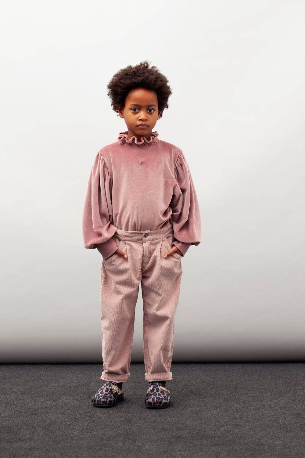 Mørkegrå Rib bukser til børn W10721 for engroshandel på Faire3