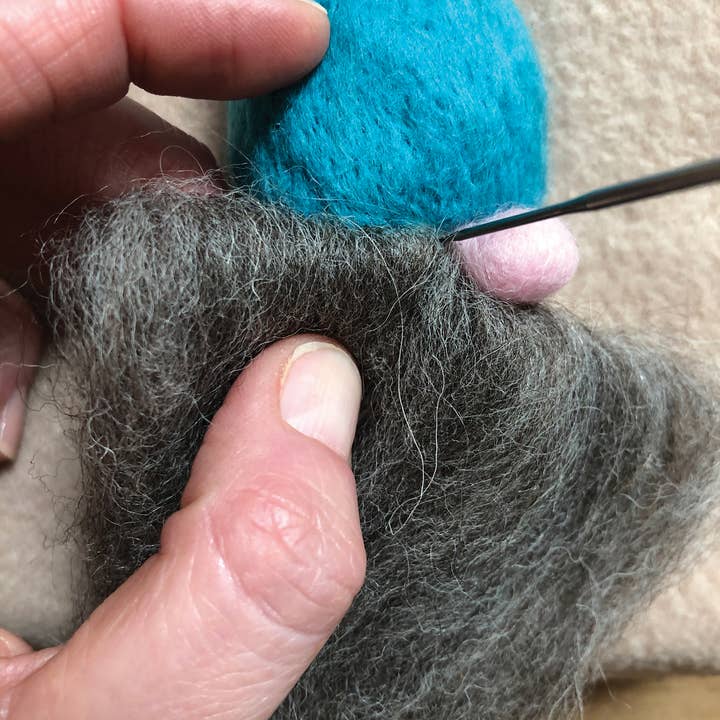 Bergin & Bath - Wholesale DIY craft kit - Premium needle felting kit - SEVEN Naughty Gnomes.8