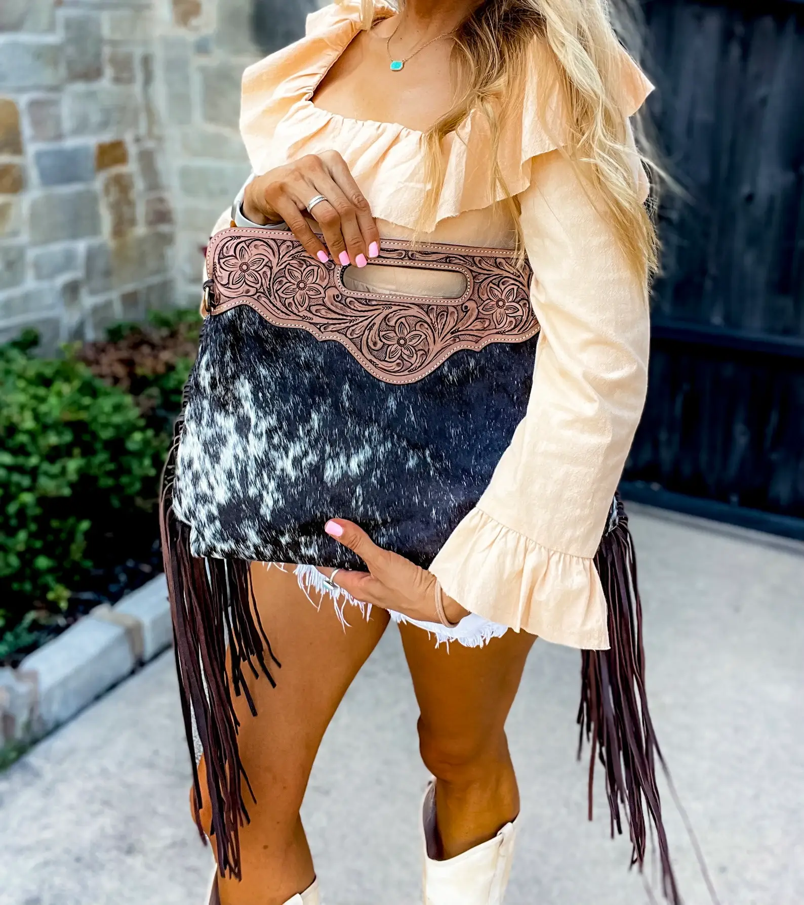 Boho Ranch Shop - Vente Sac à bandoulière – femme - Le sac bandoulière en cuir de vachette Maggie + Poches zippées à l'arrière5