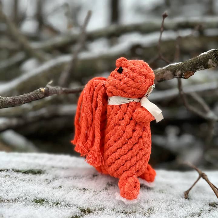 Giocattoli fatti a mano in corda ecologica per la vendita all'ingrosso da parte di Monli Handcrafted Pet Toys