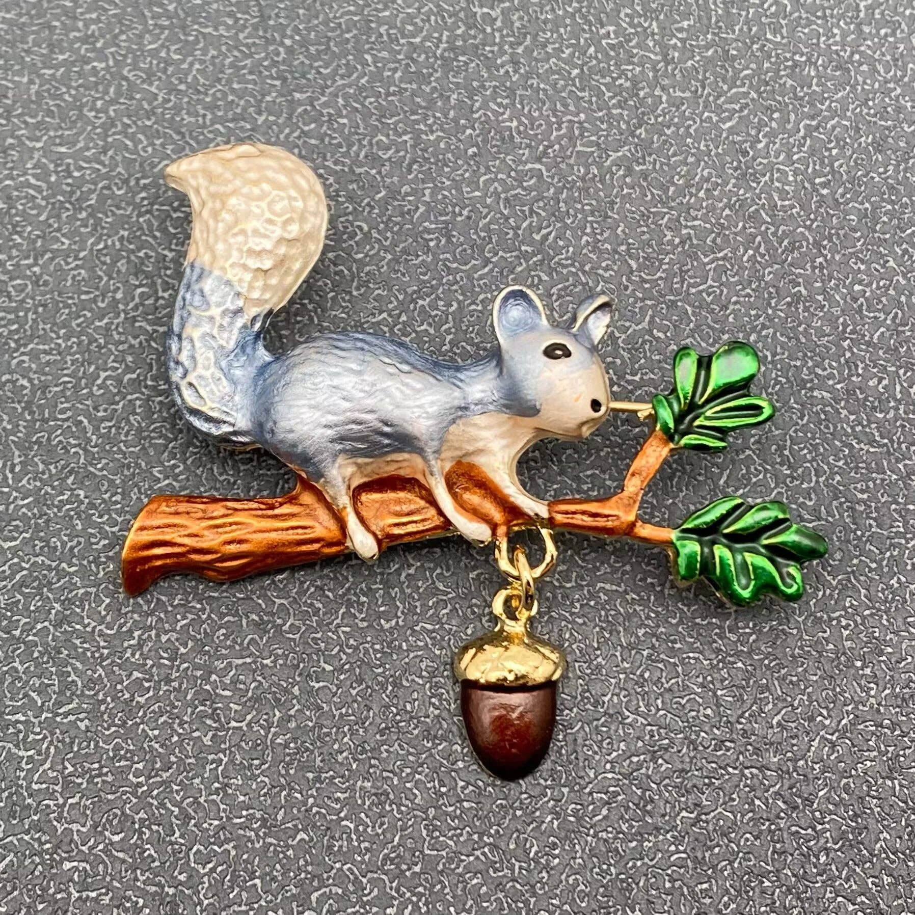 Mio Queena - Wholesale Brooch - Enamel Squirrel Picking Nut Brooch0