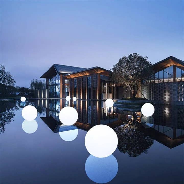 BRECK + FOX - Wholesale Outdoor/Lawn Light - Solar Waterproof Globe Light