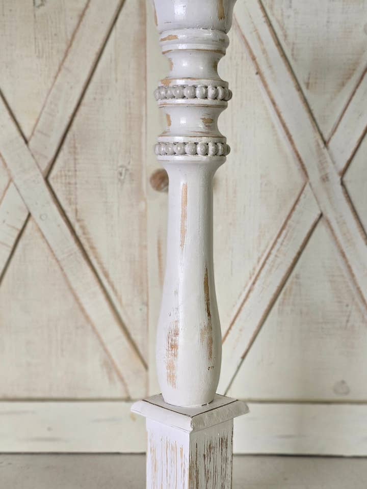 Großer weißer Perlen-Kerzenhalter im Used-Look für den Großhandel von Refinery 86 Home Decor