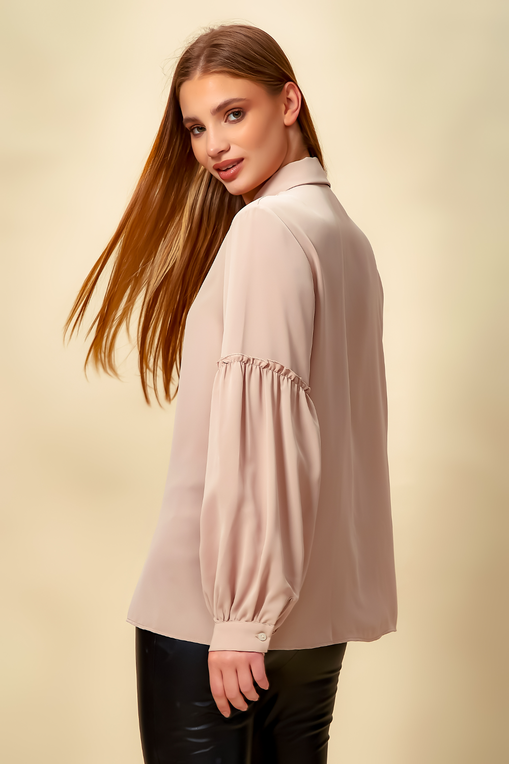 Rosa Hemd mit Patchworkärmeln in Hellrosa für den Großhandel auf Faire1