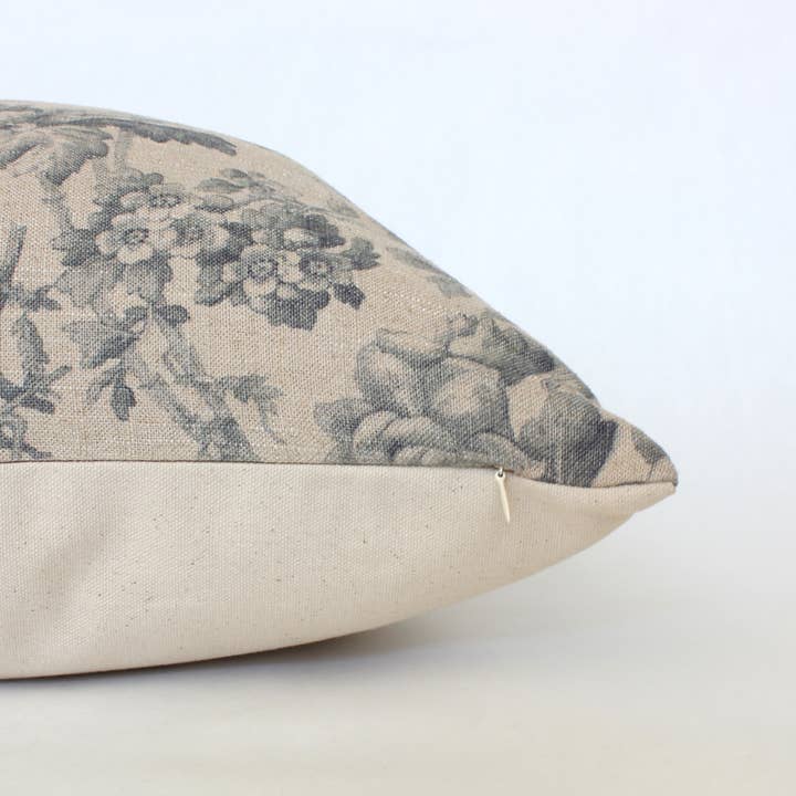 Textileish – wholesale Prydnadskuddfodral – Designer blommigt ländryggsöverdrag, solbränd kudde | Creek2