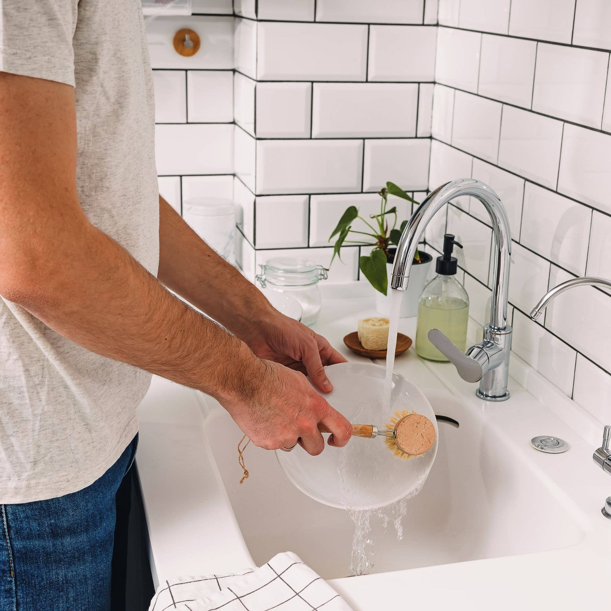 Oceansrespect 🌊🌍🌱 - Wholesale Cleaning Brush - Replaceable head for our reusable bamboo dish brush3