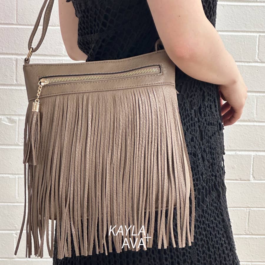 KAYLA+AVA - Wholesale Crossbodytas - Dames - Caroline Fringe Crossbody, schouder in West-Boheemse stijl3