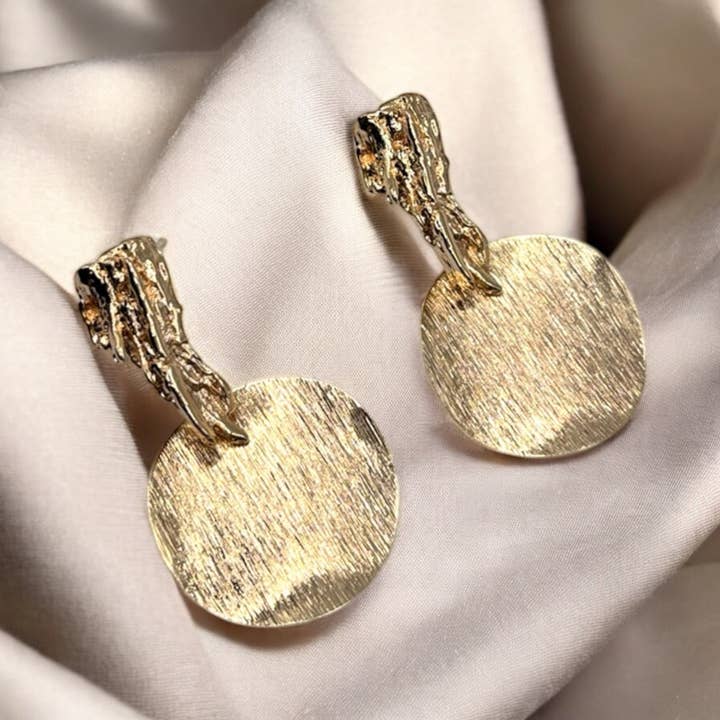 DUESTELLE ITALIA - Wholesale Dangle Earrings - Daphne - Hammered Gold Earrings1