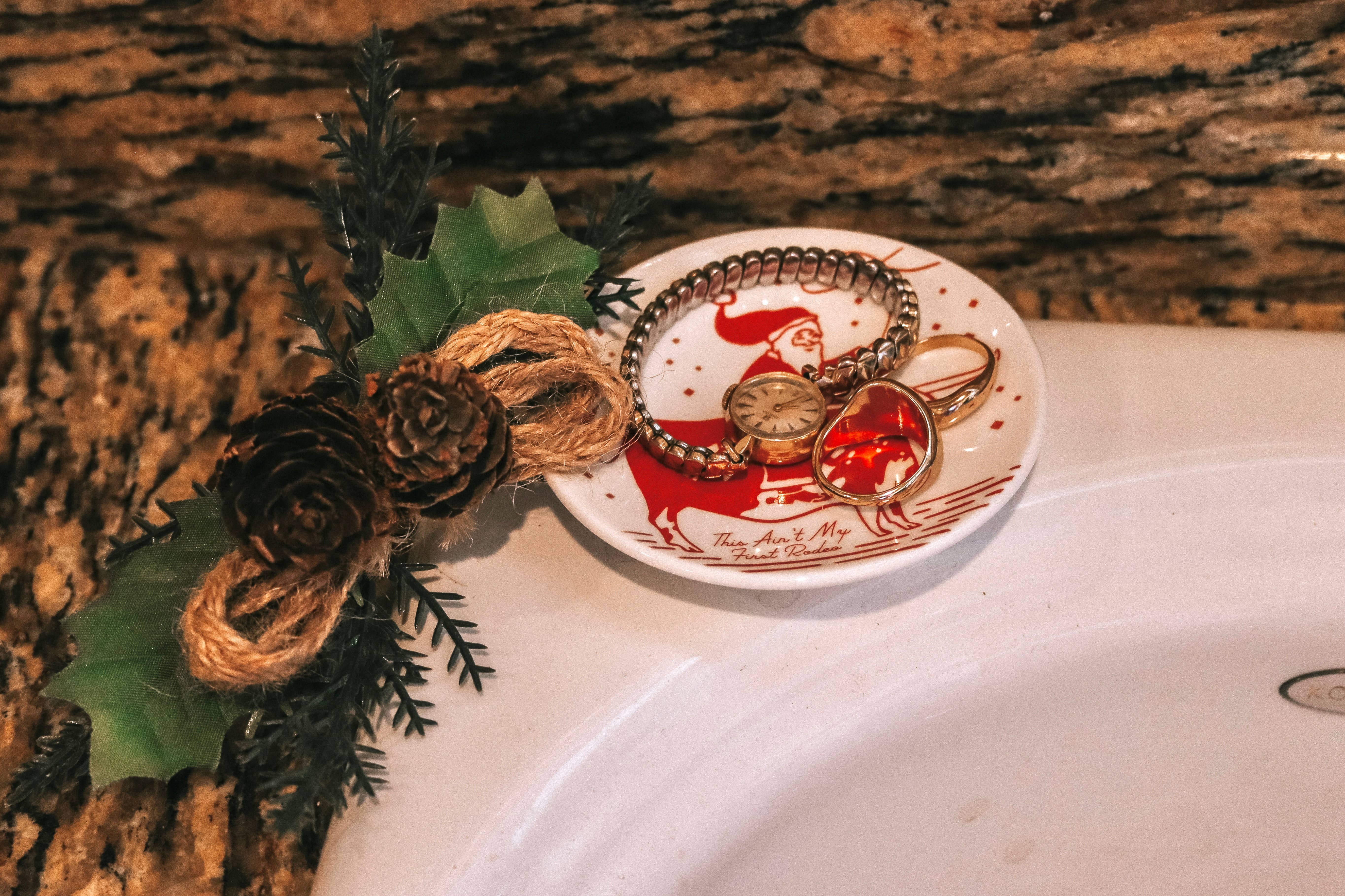 Lovegrass Designs - Vente Plateaux à bijoux - Assiette à beurre en porcelaine « This Ain't My First Rodeo »4