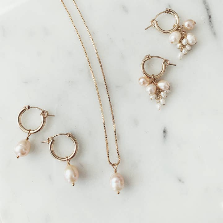 Sofia Ramsay - Vente Boucles d'oreilles pendantes - Cerceaux remplis d'or en forme de goutte de rosée3