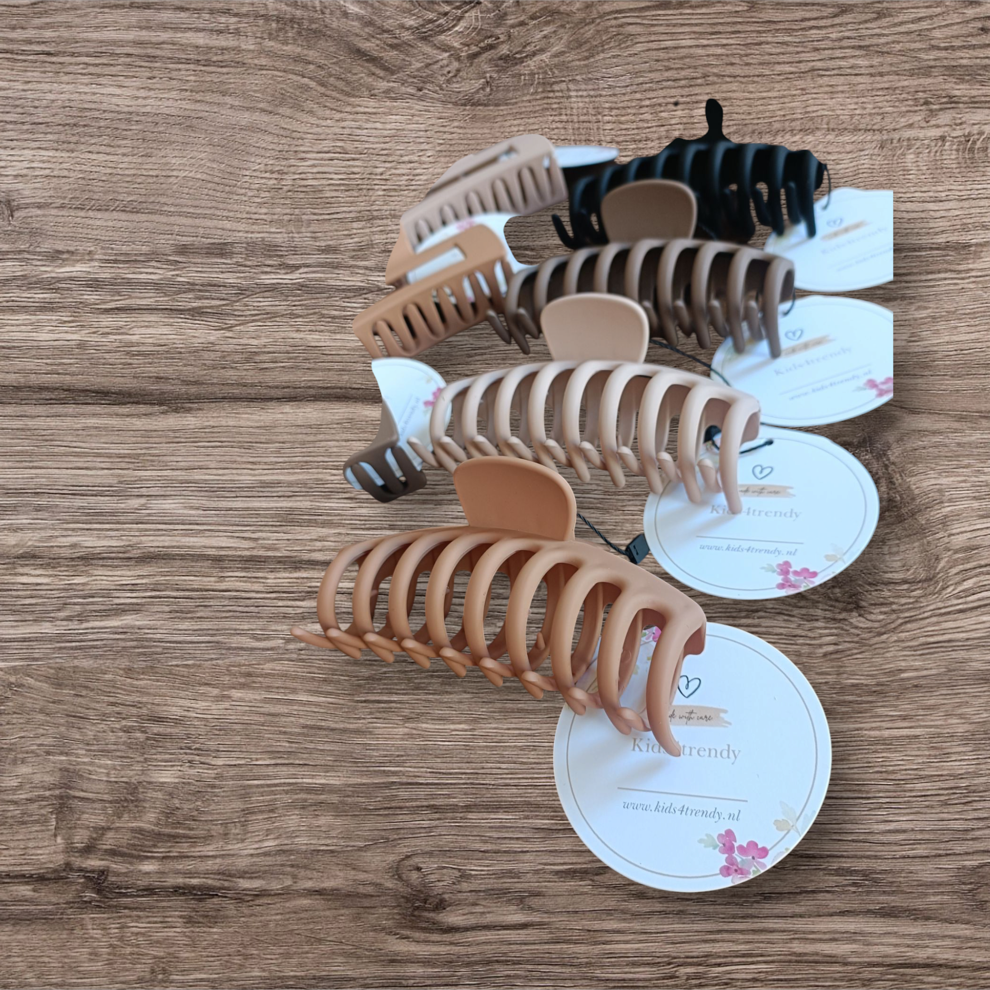 Kids4trendy – wholesale Hair accessories set – Women’s – Hair claw set women1