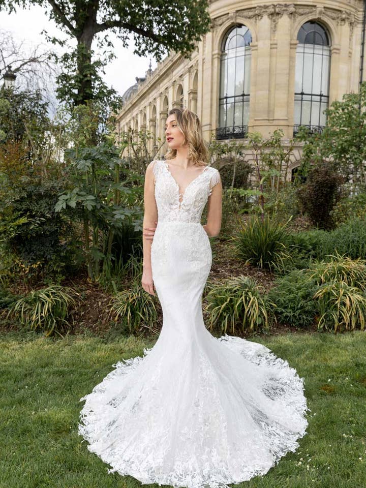 17847 IVORY for wholesale by Promarried