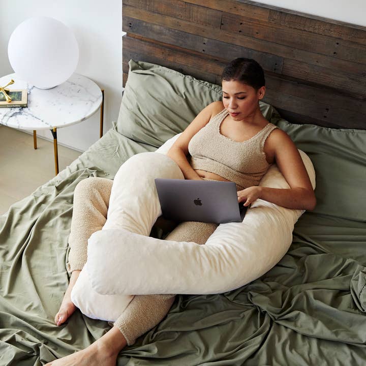 Yana Sleep - Wholesale Bedding Pillow - Yana 360° Cooling Gel Body Pillow - Latex Free3