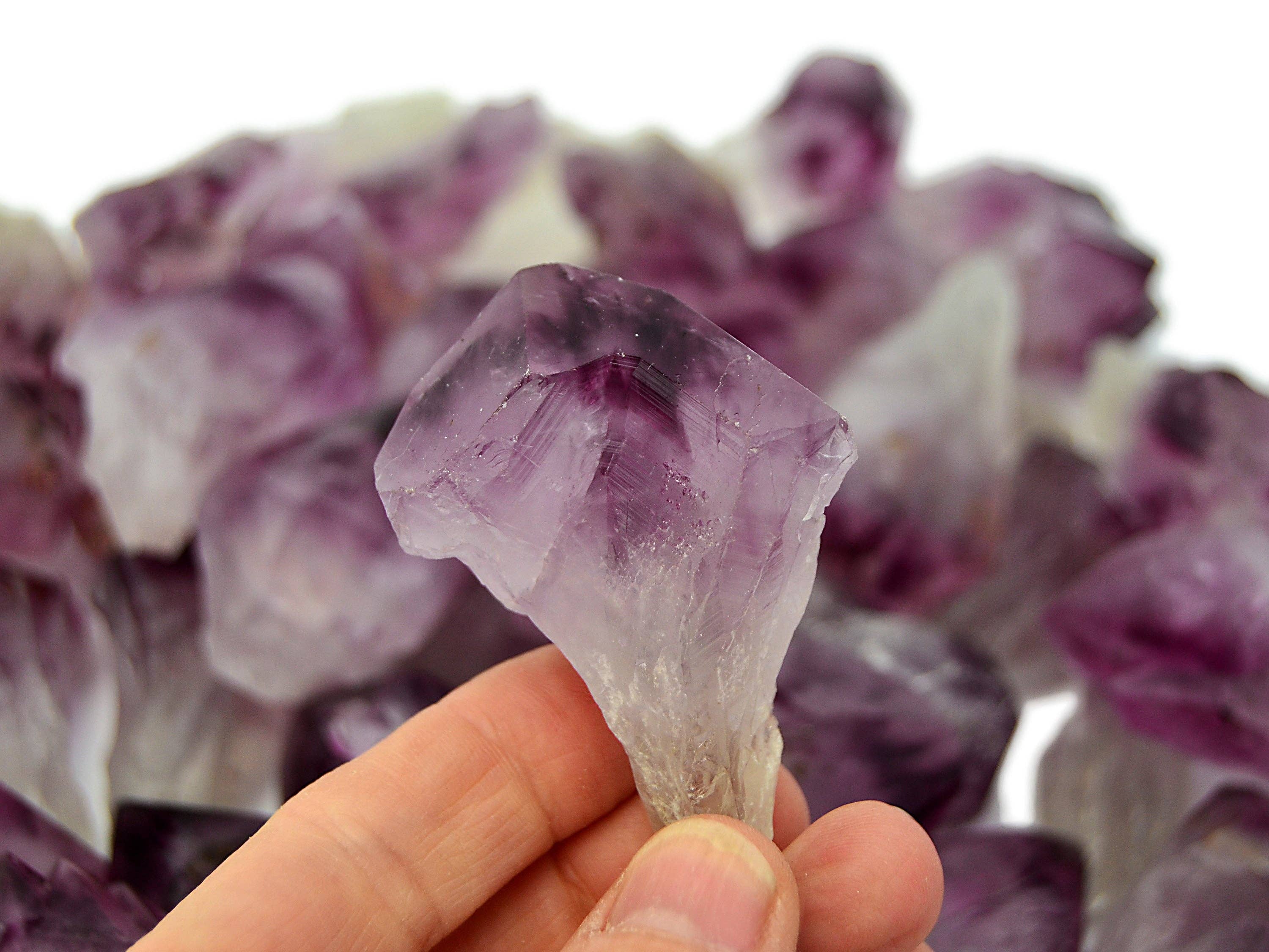 Kaia & Crystals - Wholesale Spirituele steen/kristal - Natuurzuivere ruwe amethistpunt (50 mm - 70 mm)2