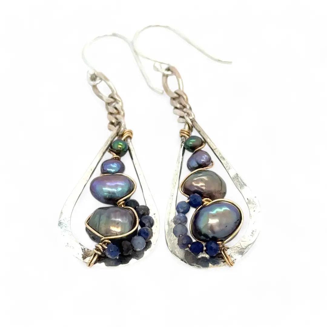 Art by any Means Jewelry - Wholesale Dangle Earrings - Dripping Pearl Earrings E836044