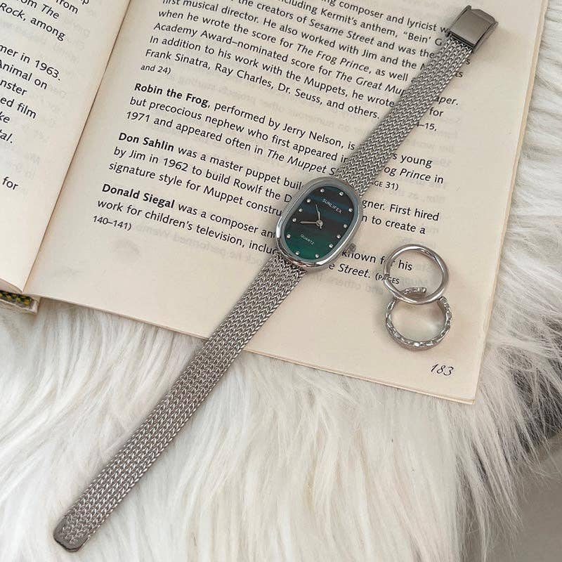 Dipped Shop - Vente Montre – femme - Montre rétro en acier inoxydable doré avec cadran ovale DP25E4465