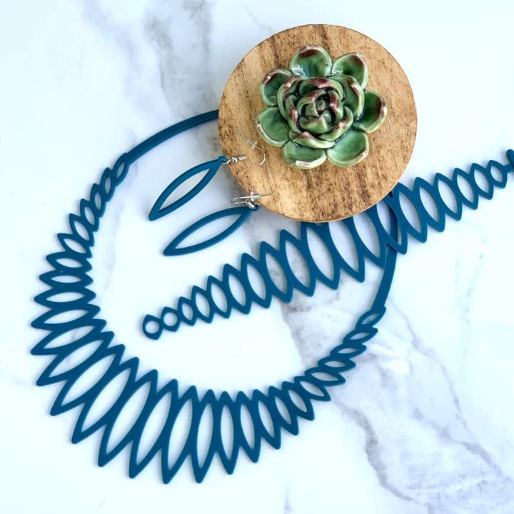 Collana Wild, colore: foglia di tè per la vendita all'ingrosso da parte di APARA Jewelry