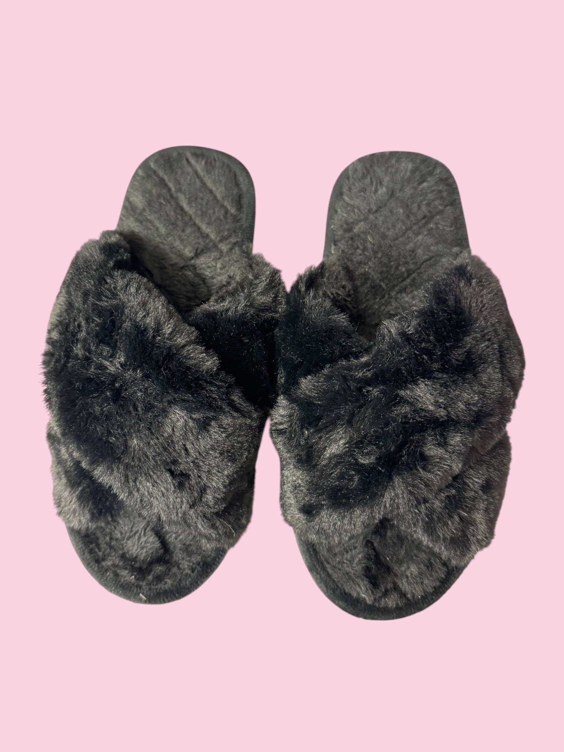 Camel Threads - Wholesale Slippers - Women's - Black Fuzzy Cozy Toes0