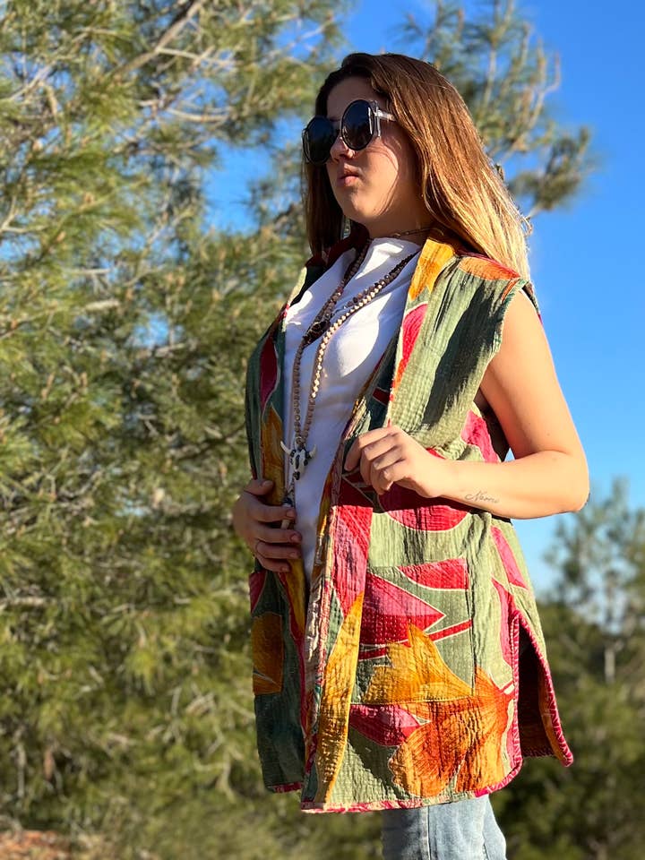 Kinomy – Engroshandel Vest - Dame – Lang vendbar vest i tie-dye bomuld8