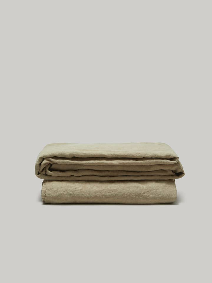 Washed French linen flat sheet for wholesale by Maison Masarin