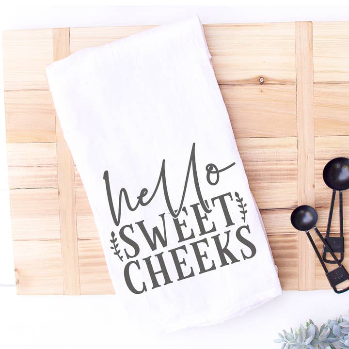 Serviette de cuisine et de salle de bain Hello Sweet Cheeks, Cheeky and Funny pour la vente par Designing Moments