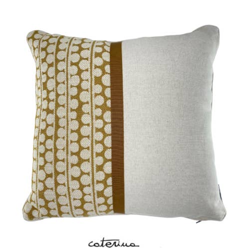 Bouclè linned pude i kiks farve for engroshandel hos Caterina Quartana