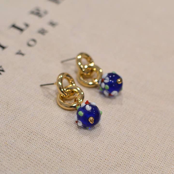 StarryNYC – Großhandel Ohrhänger – Ohrhänger in Kugelform aus Murano-Glas mit elegantem Muster14