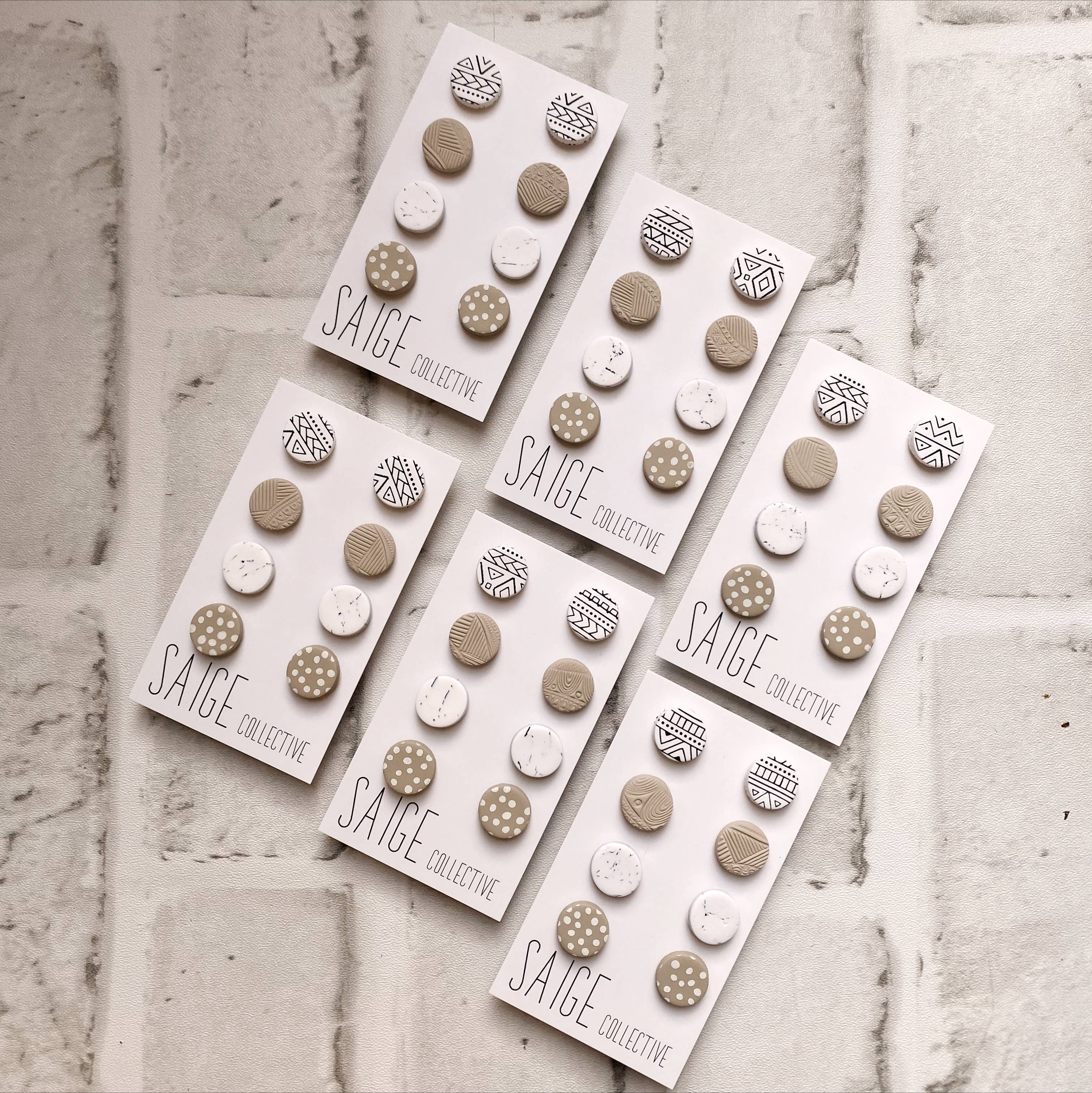 Saige Collective – Engroshandel Ørestikkere – Sophie Studs - Quad Pack assorterede ler øreringe2