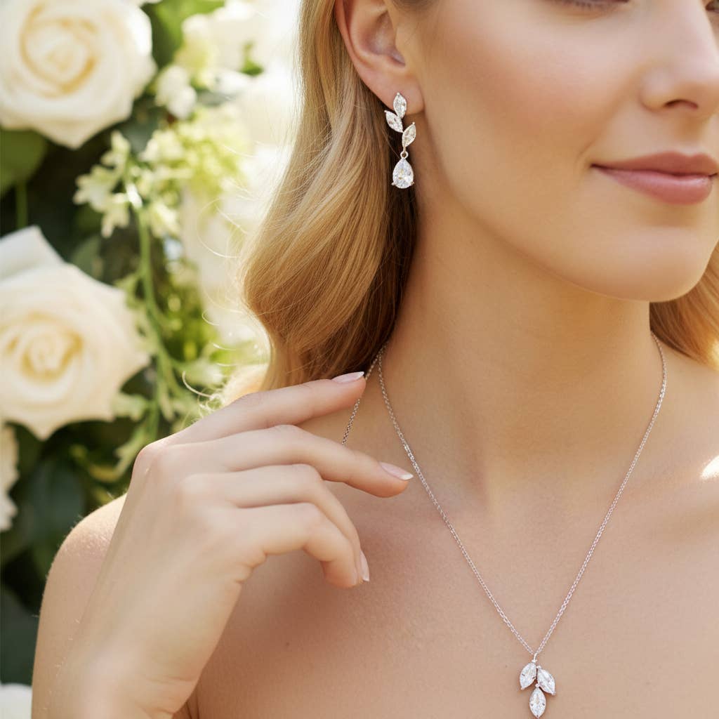 Athena Bridal Jewellery - Venta al por mayor Collares con colgantes/abalorios - COLECCIÓN DE CIRCONITAS CÚBICAS - COLLAR DELICADO Y ELEGANTE - CZNK193