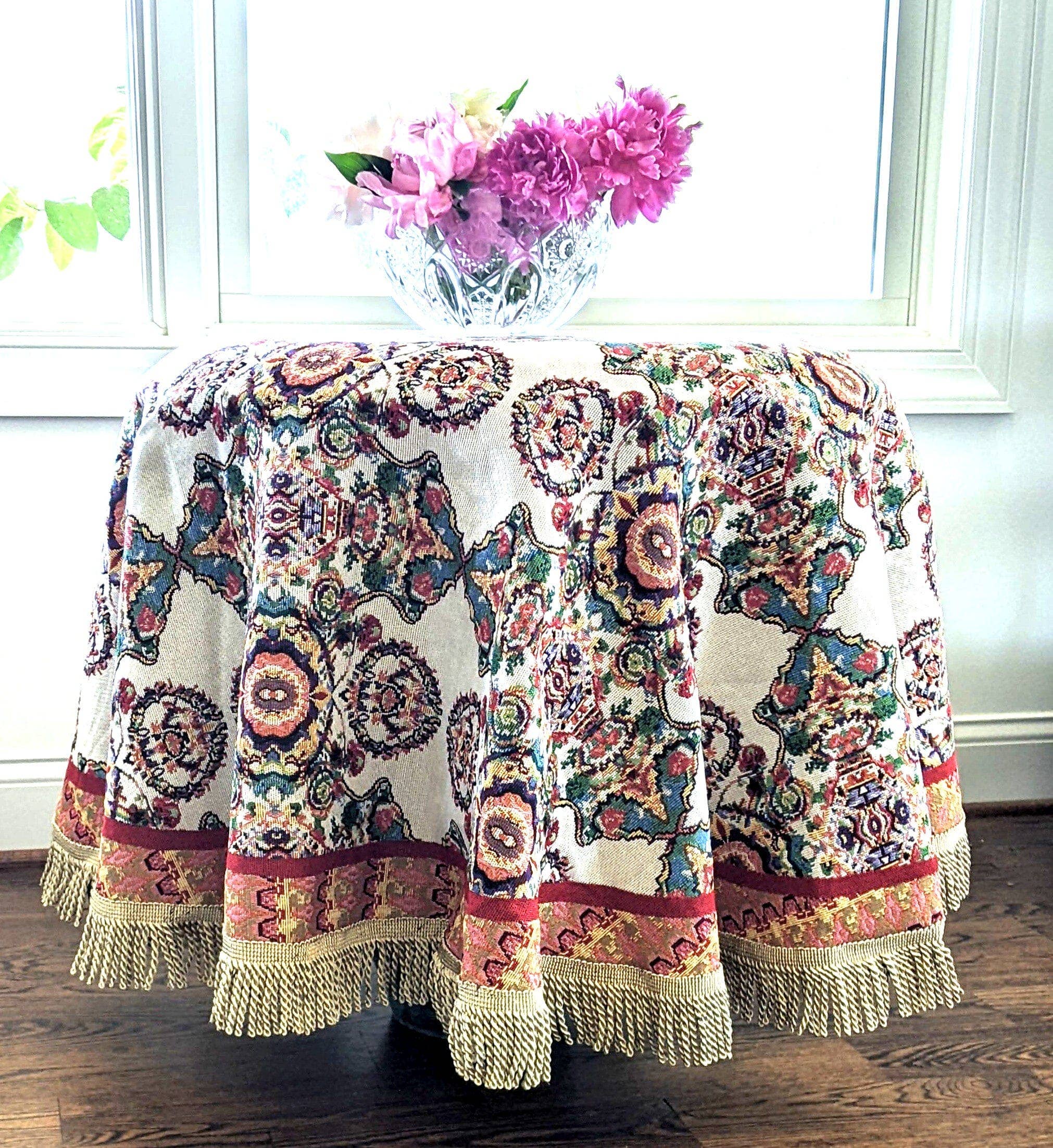 Tache Home Fashion - Wholesale Tablecloth - Tache Elegant Ivory Colorful Ornate Paisley Woven Tapestry Tablecloth (18193)0