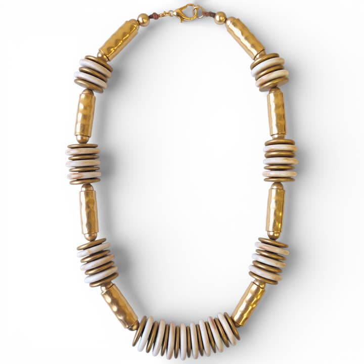 Chunky Boho Pärlhalsband | Handgjorda Statement-smycken för wholesale av Bijoux Envie Statement Jewelry