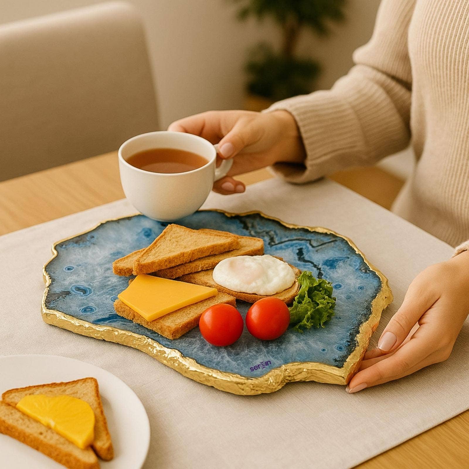 Serein Wellness - Wholesale Cheese Board - Blue Agate Cheese Board 11x7" Crystal Platter Tray2