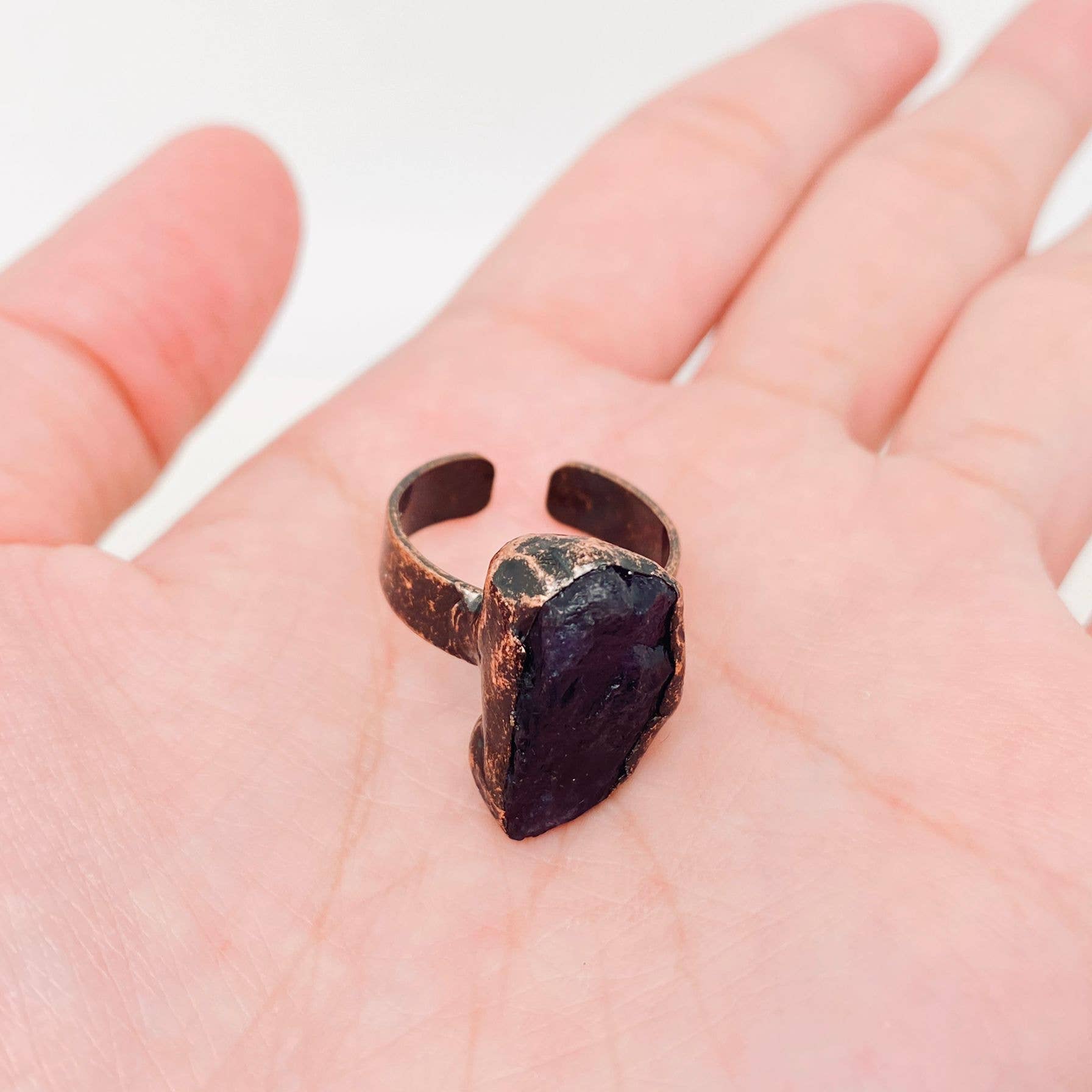 Mio Queena - Vente Bague de cocktail/de cérémonie - Bague réglable vintage en pierre naturelle et cristal amorphe - CS0