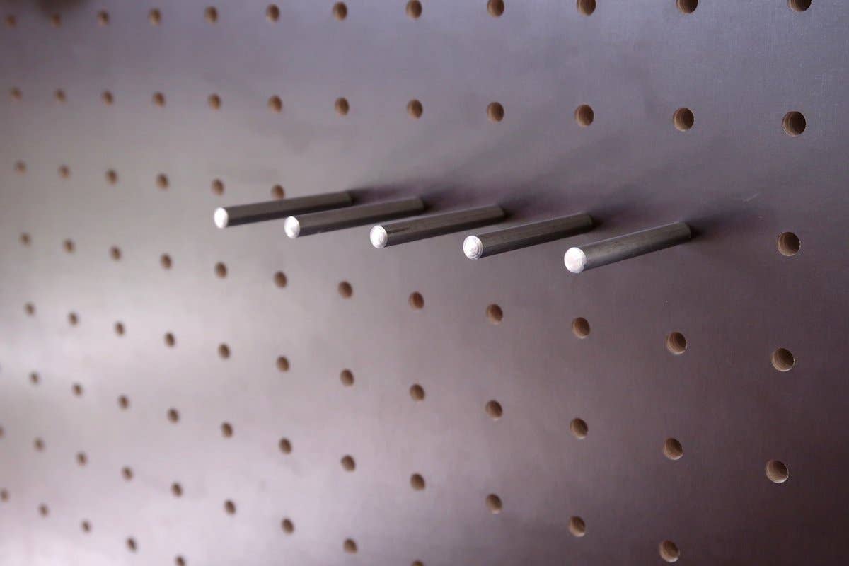 AIRE - Wholesale Wall Hook - Pins - Stainless Steel Pegboard Rods2
