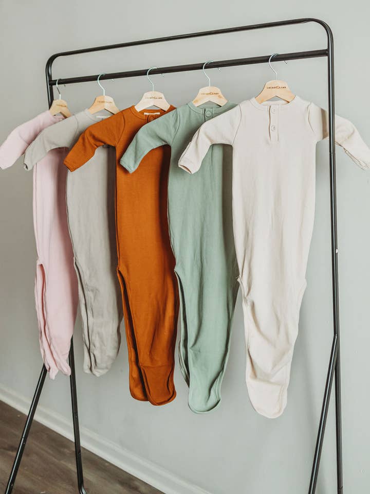 VESTIDO COM GOLA EM ALGODÃO ORGÂNICO EM “COGUMELO” por atacado de Chubby Lamb