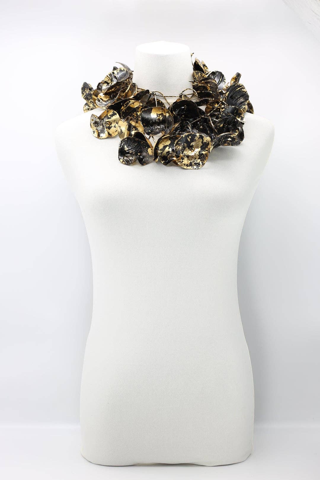 Jianhui London - Vendita all'ingrosso Collane a bavaglio - Collana grande doppia ninfea - Dorata a mano11