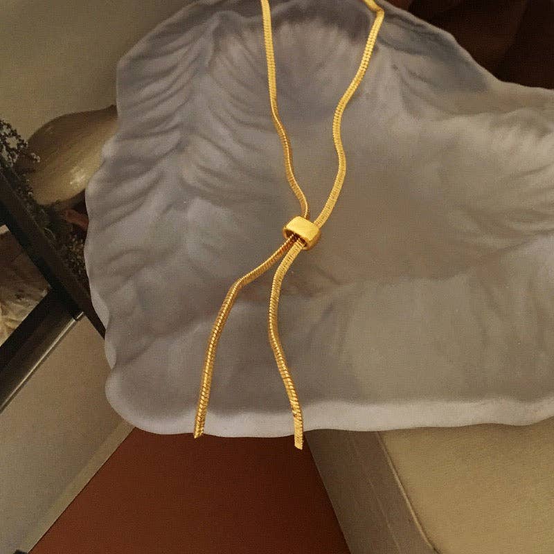 LanLivia – Colar de elos e correntes por atacado – Colar Minimalista com Corrente de Osso em Triângulo e Fecho Deslizante5
