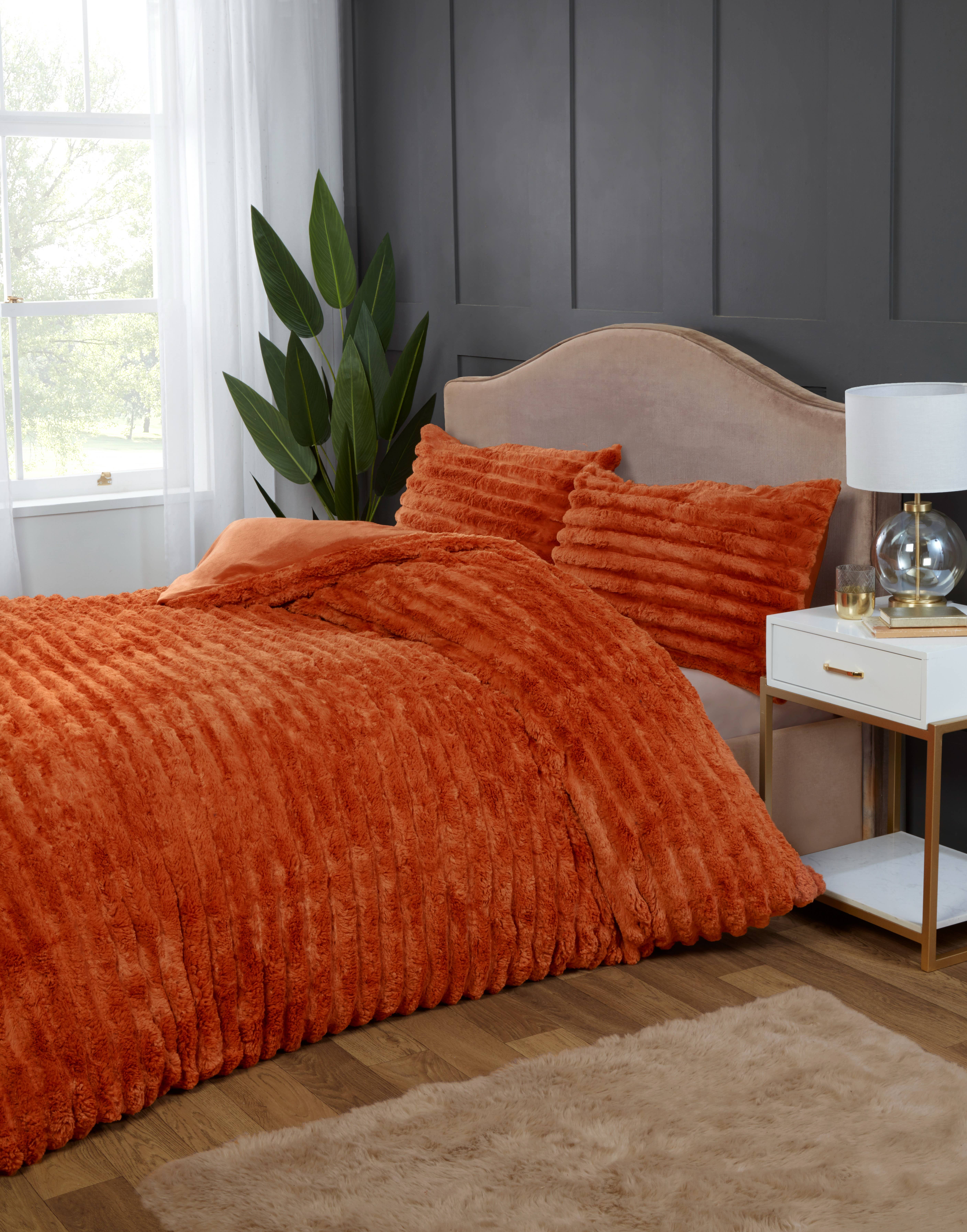 Rapport Home Furnishings Limited - Wholesale Duvet cover - Rabbit Fur Polyester Soft Plush Duvet Set With Pillowcase2