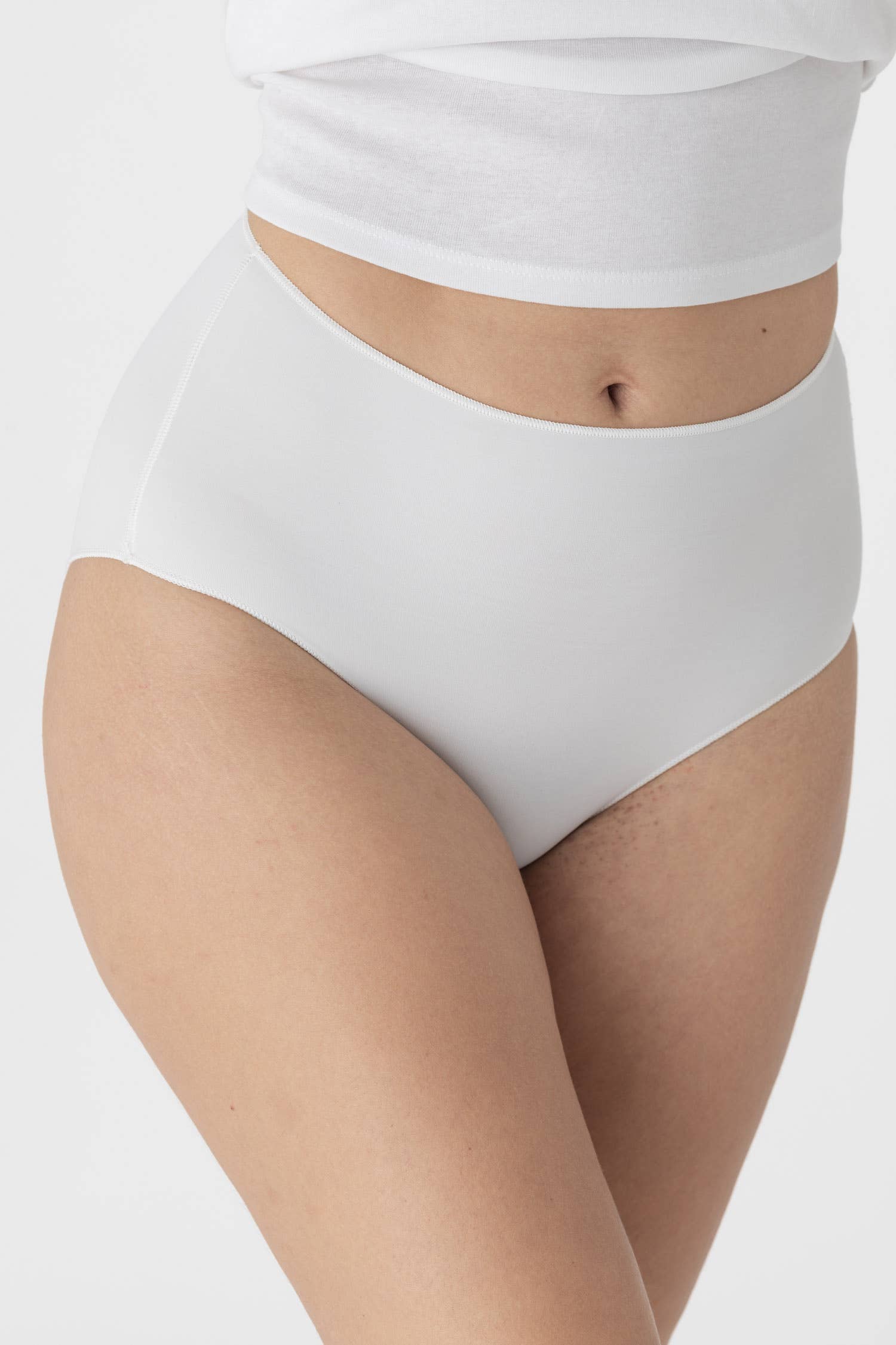 Maison Lejaby – Großhandel Unterwäsche – Damen – Maison Lejaby Unsichtbare weiße High-Waist-Höschen3