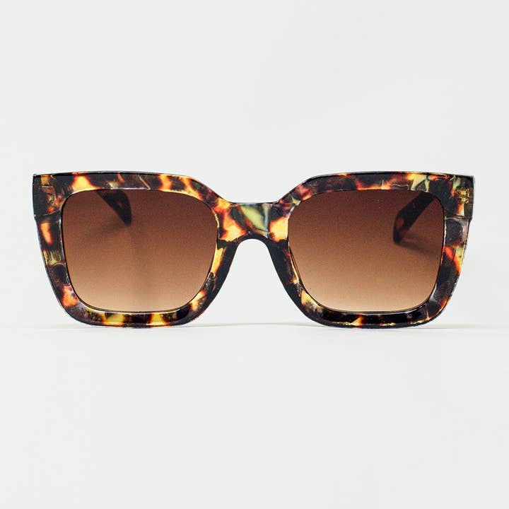 Gafas de sol cuadradas alargadas con lentes oscuras en color Tortoise Sh y otras tendencias de Resultados para cristales gafas sol al por mayor. Devoluciones gratuitas y condiciones de pago a 60 días en Faire en Faire.