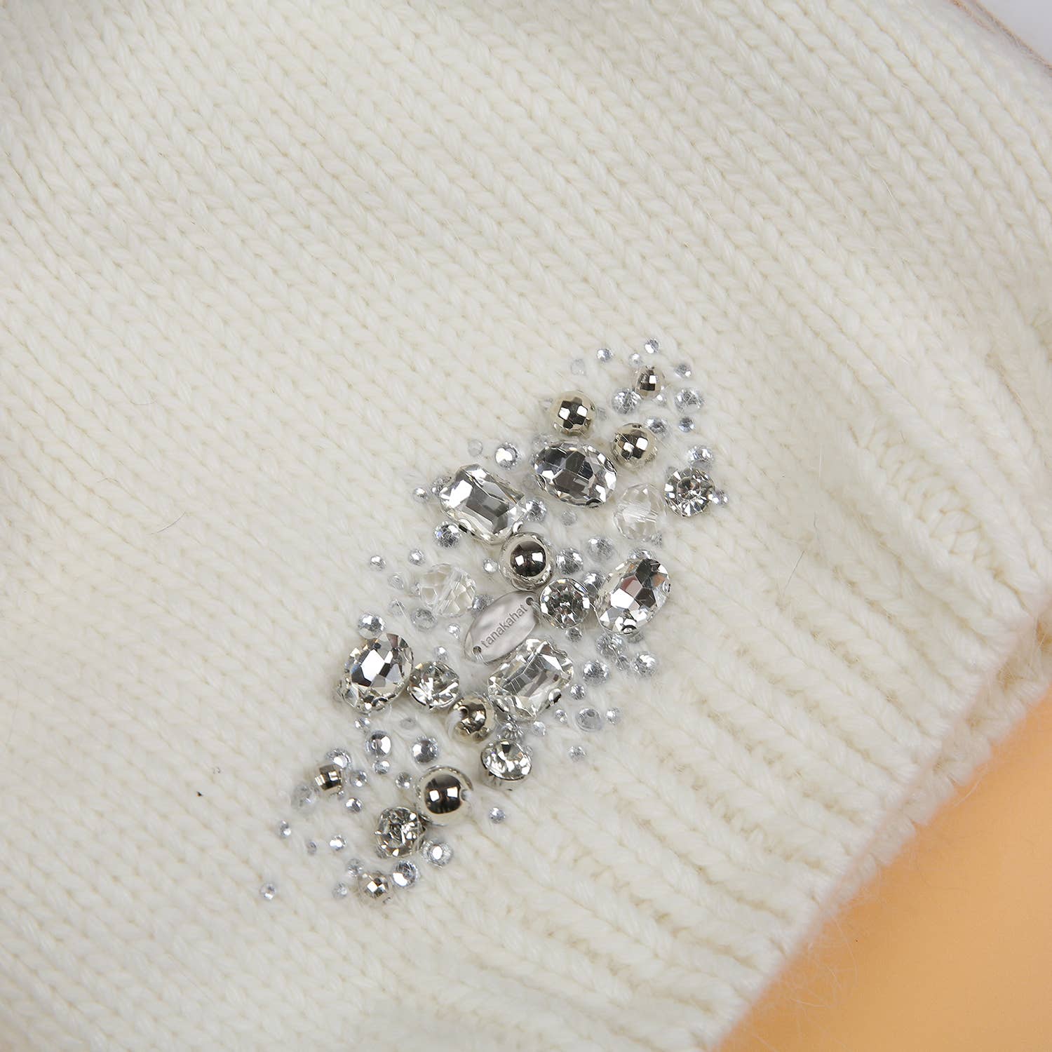 PEACH ACCESSORIES - Vendita all'ingrosso Berretto - Donna - Cappello con Pompon Fiori di Cristallo SD11614